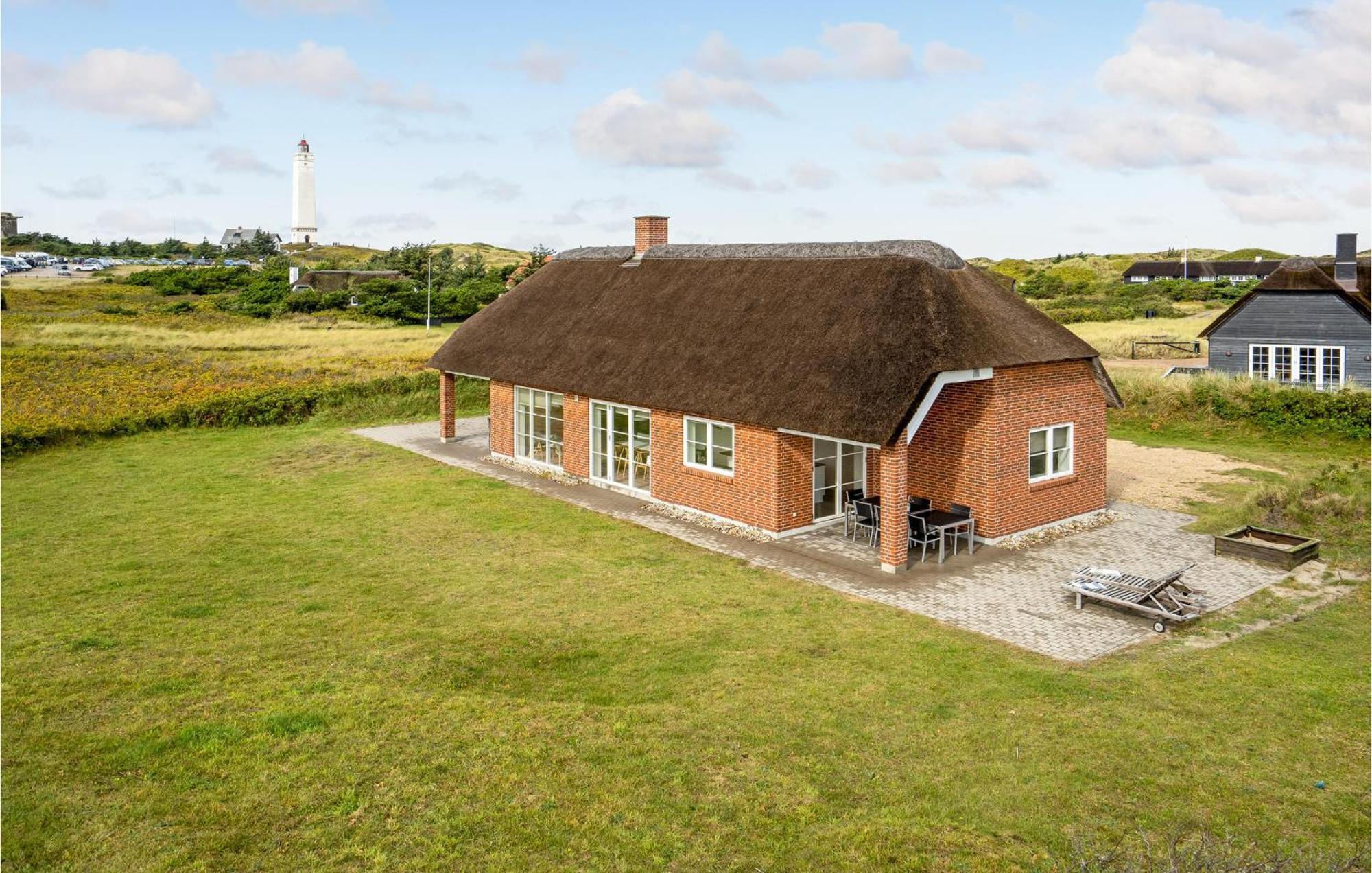 Amazing Home In Blavand With Wifi エクステリア 写真