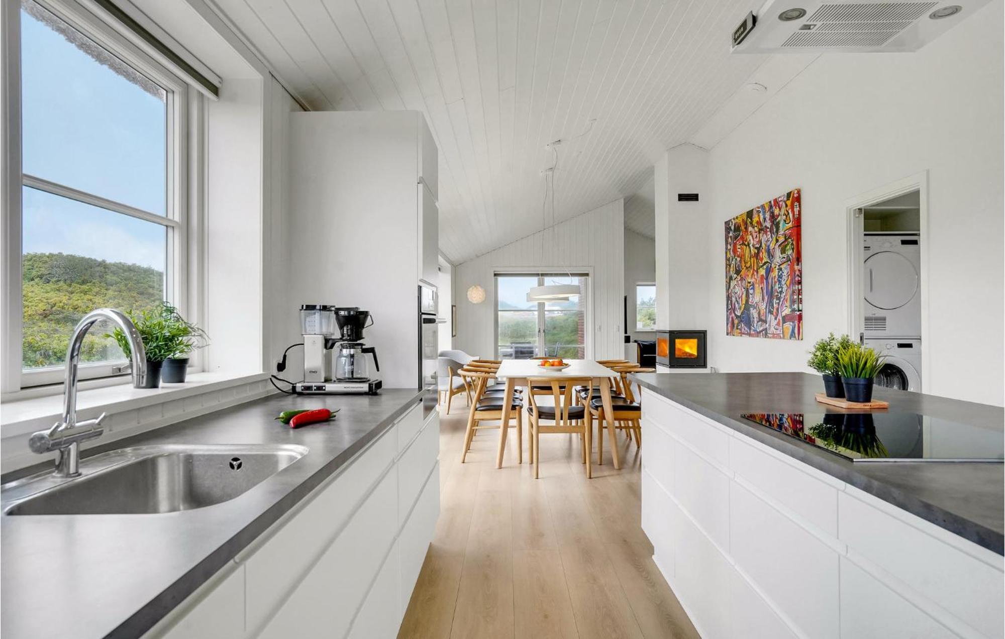 Amazing Home In Blavand With Wifi エクステリア 写真