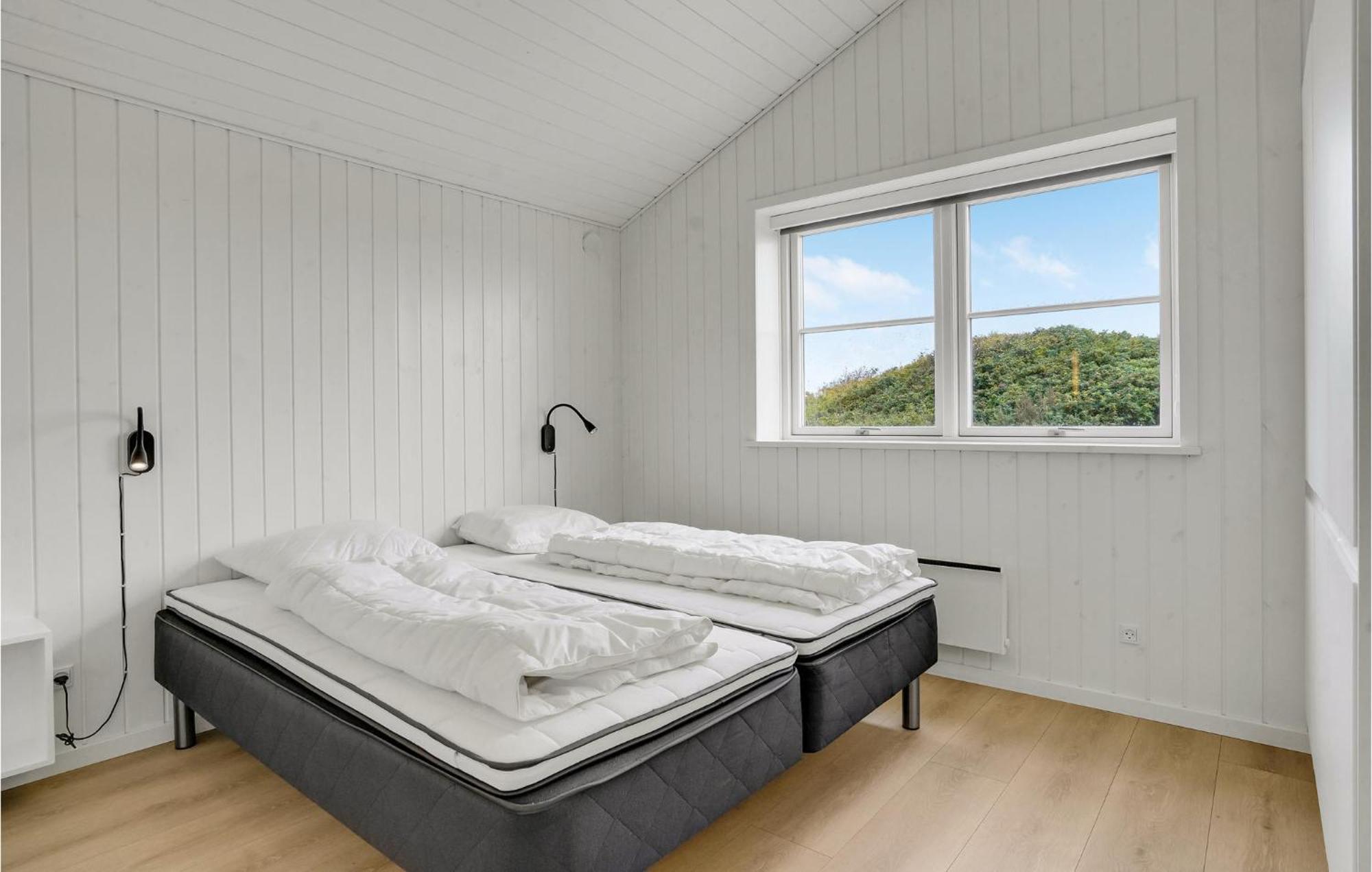 Amazing Home In Blavand With Wifi エクステリア 写真