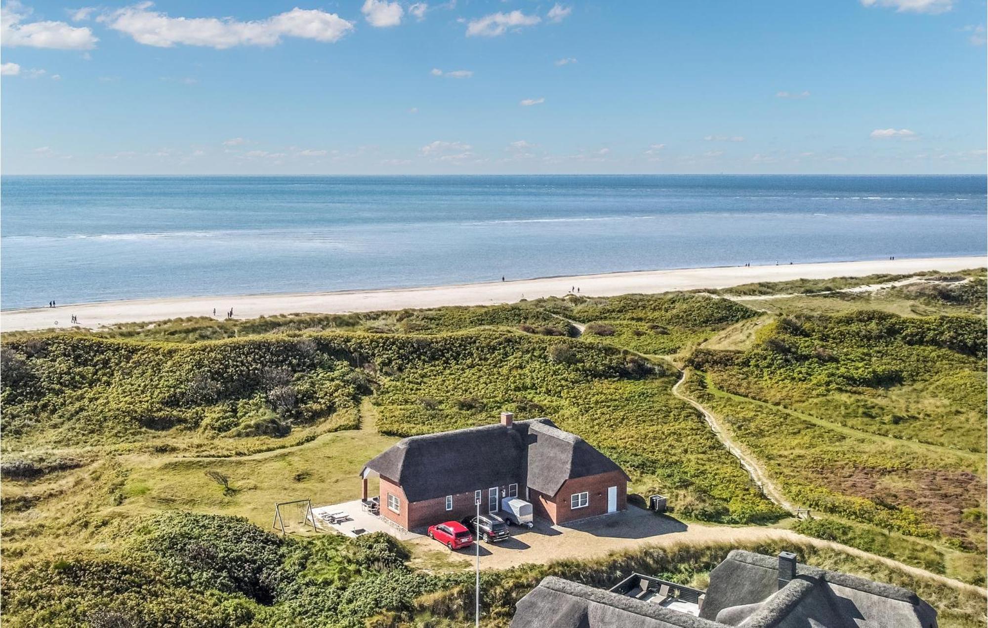 Amazing Home In Blavand With Wifi エクステリア 写真